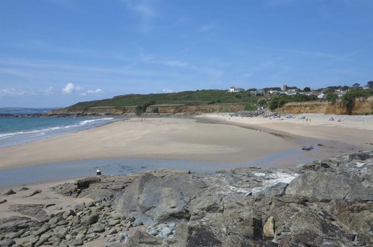view-from-beach-towards-lookout